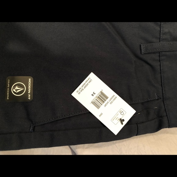 BRAND NEW VOLCOM SHORTS - Picture 3 of 5